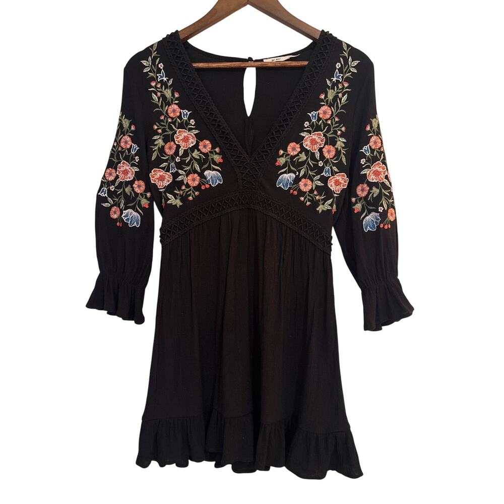 Womens Mi Ami Black with Embroidered Flowers Size S